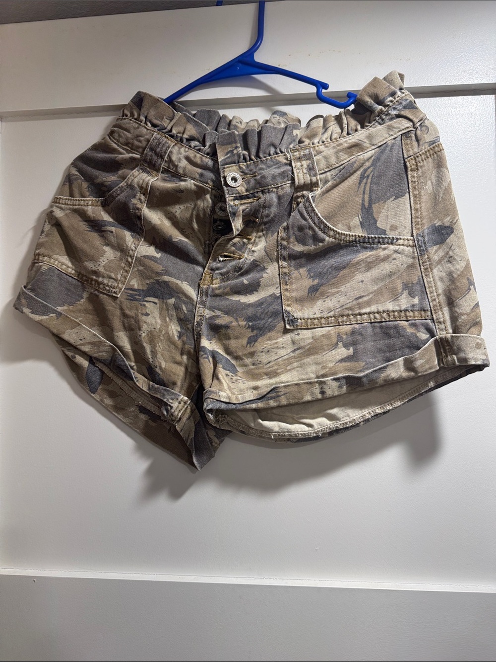 POL Women’s High-Waist Camo Utility Shorts in Tan and Gray